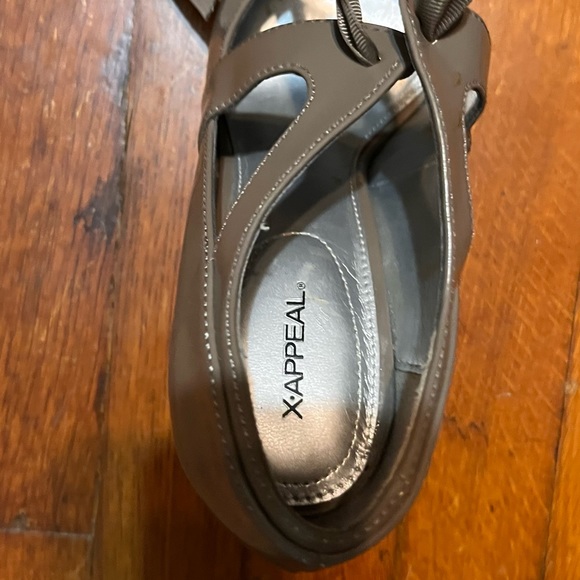 XAPPEAL gray/ brown color with lighting, with laces size 7. - Picture 2 of 8